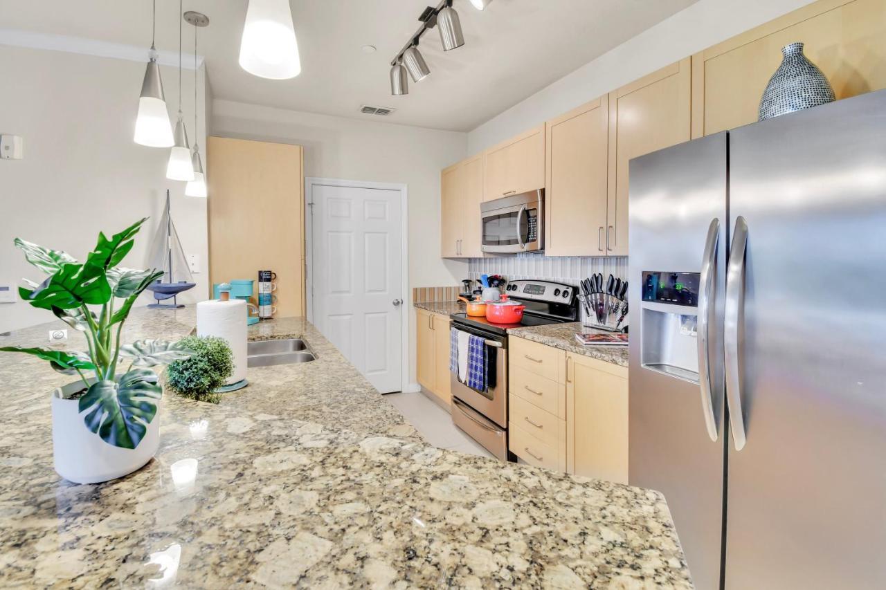 Casa Bella Luxury Family Resort Tampa Exterior photo